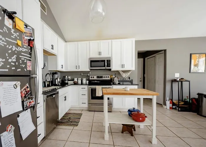 Family Friendly In Walking District, 5 Minutes From *